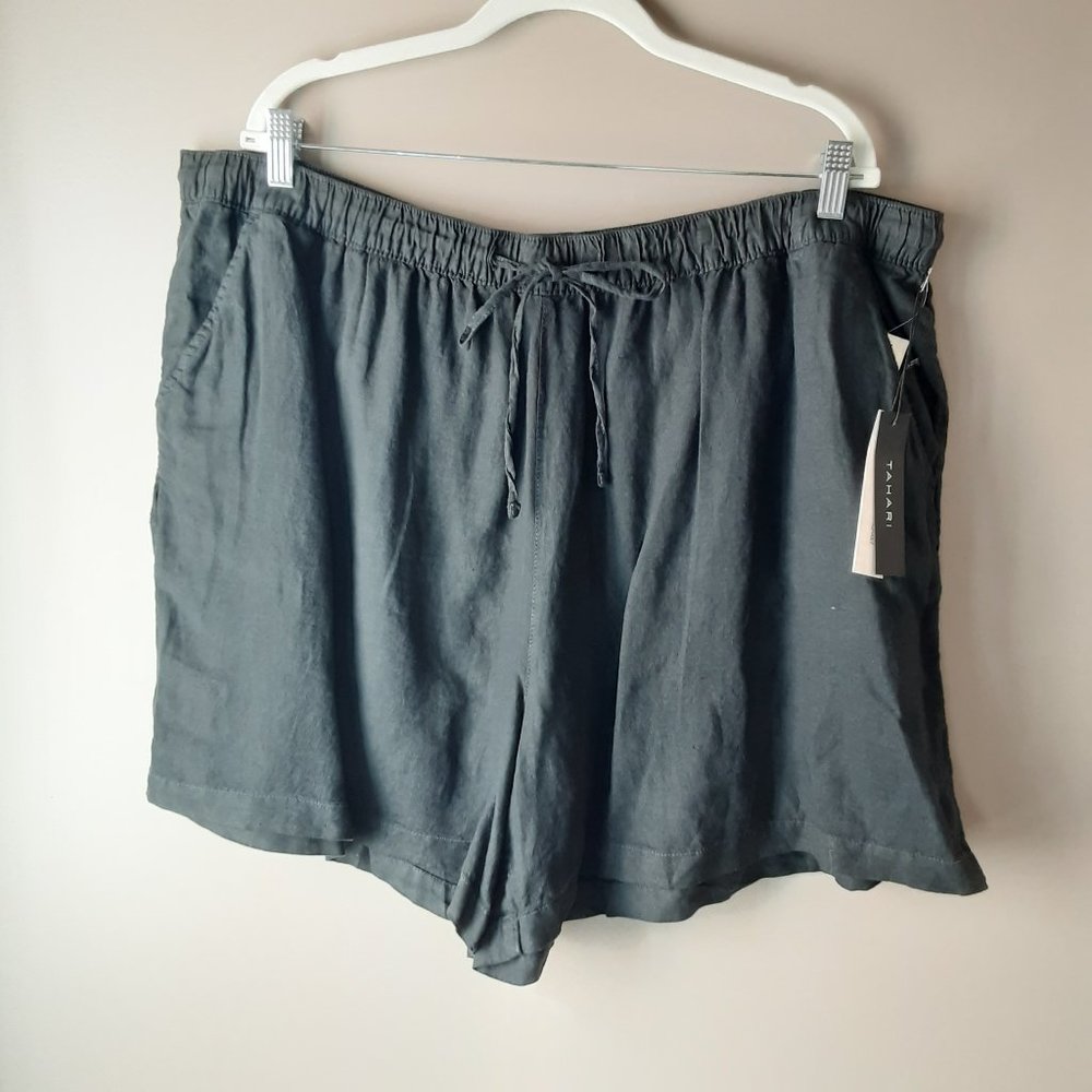 Tahari Women's New with Tags Black 100% Linen Shorts Size 3X